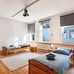 Loft Im Fabrikstil Mit 2 Eigenen Schlafzimmern Mit Wlan Und Parkplatz Apartamento