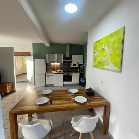 Apartamento Loft Im Fabrikstil Mit 2 Eigenen Schlafzimmern Mit Wlan Und Parkplatz *