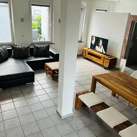 Apartamento Loft Im Fabrikstil Mit 2 Eigenen Schlafzimmern Mit Wlan Und Parkplatz *